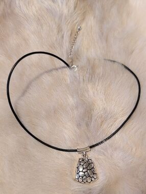 EUC Silver Pebble Pendant Black Cord Choker Necklace